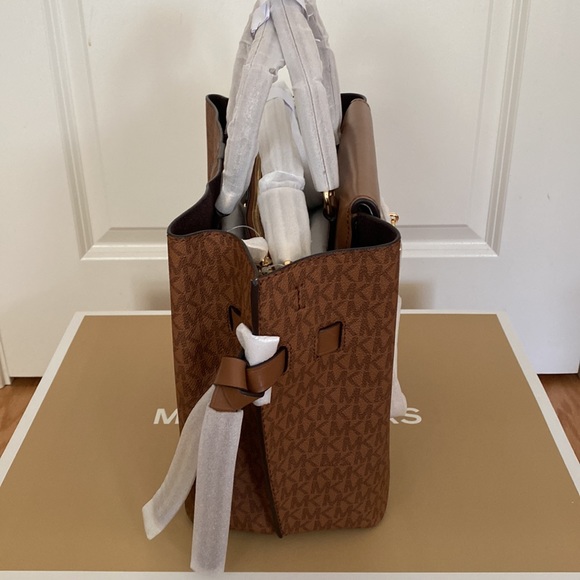 NWT-MICHAEL MICHAEL KORS Hamilton Legacy Large Logo Stripe Belted Satchel - Picture 9 of 15